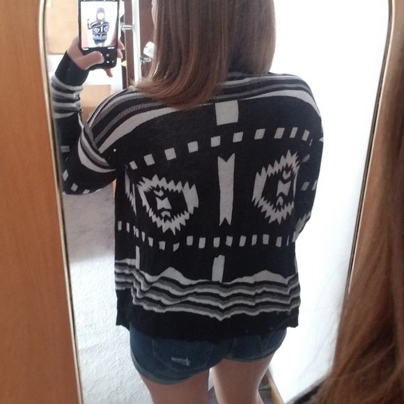 Black & white aztec fringe cardigan - Picture 3 of 5